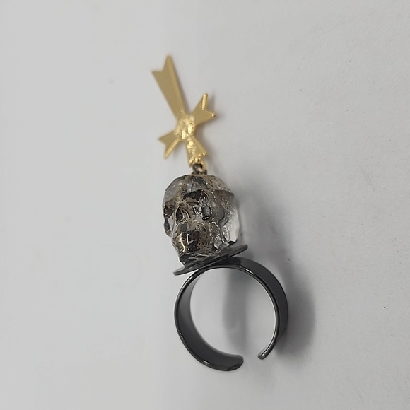 GASOLINE GLAMOUR BADLANDS SWAROVSKI CRYSTAL SKULL CROSS CHARM RING - Picture 2 of 6